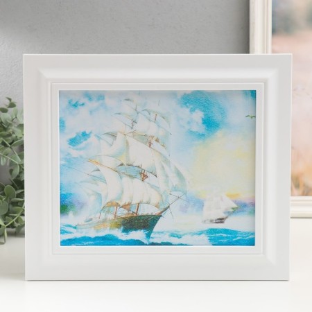 Key closed "sailboat" 26.5x31.5 cm white