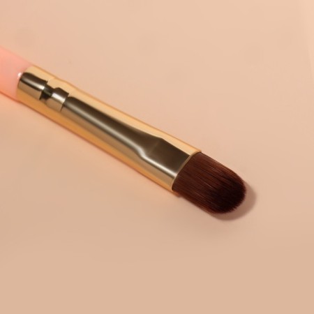 A set of makeup brushes, 3 objects, pink color-4
