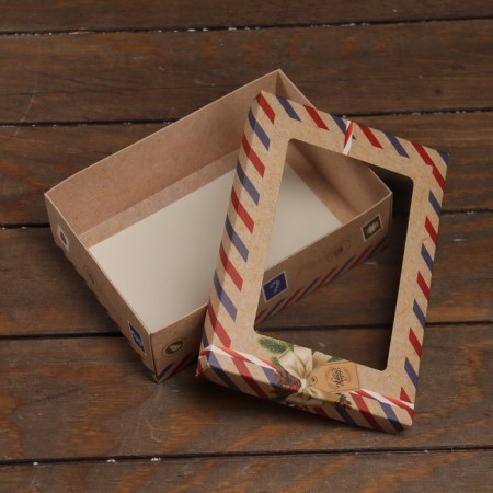 The box is folding, the lid is, with the window "Let dreams come true" 21 x 15 x 7 cm-3