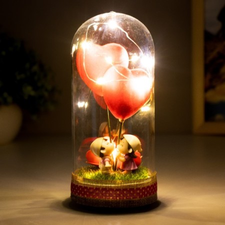 Nightlight "First Kiss" LED from batteries LR44 8x8x19 cm-2