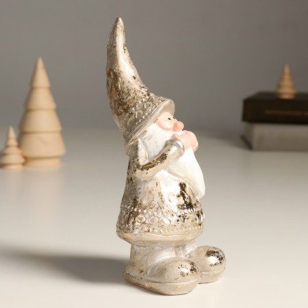 Polystone souvenir "Santa Claus in a golden outfit - surprise" 8.7x8.6x18 cm-1
