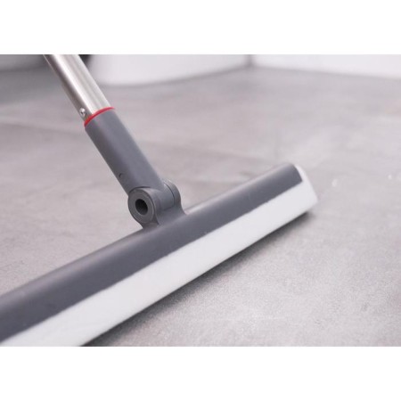 Schwabra-scraper for the floor-9