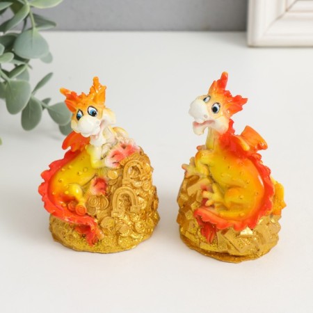 Souvenir Polystone "Fire Dragon on Coins/Eucks" MIX 6x5x9 cm