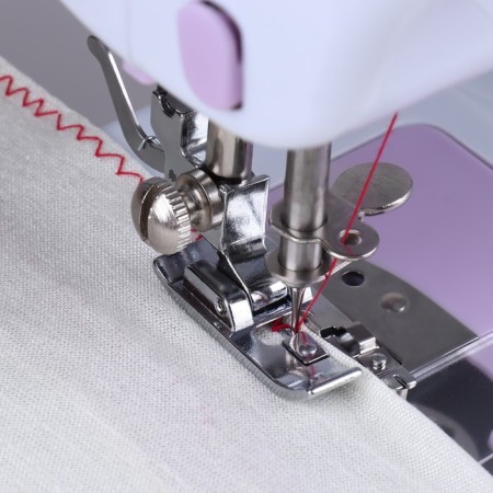 Feet for sewing machines, overlapping "G"-3