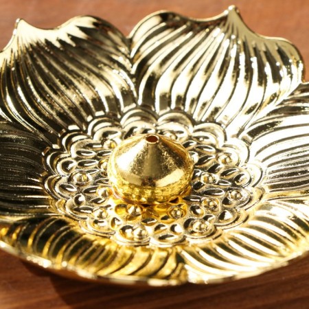 A stand for any incense "lotus", golden, d = 8.5 cm-2