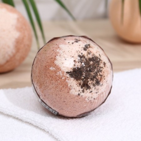 Laboratory Katrin bath bomb two -color, with coffee beams, 120 g-2
