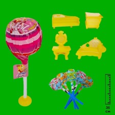 Caramel Lollice with a toy 