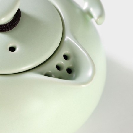 A set for the tea ceremony Ceramic “Tyasitsa”, 8 objects: a kettle of 120 ml, 4 PIALA 50 ml, napkin, forceps, stand-8