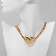The necklace 