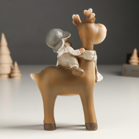 Souvenir Polystone "Baby in a hat-earmeling hat on the elk" Bezh 6x11x14 cm-2