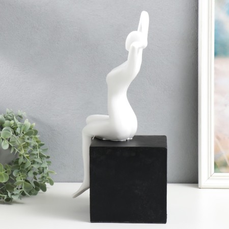 Bending holder "Bely" White on the black cube 18x18x40 cm-3