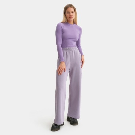 Women's pants, lavender color, size 48