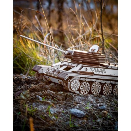 The prefabricated model "Tank T-34-85 Mechanical"