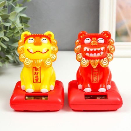 Plastic pendulum from the solar battery "Chinese Leo-Stage" mix 7x7.5x10.5 cm