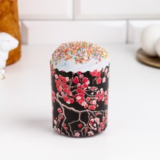 Paper form for cupcake, muffins and kulich 