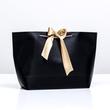 Gift package with a tape of 30 x 27.5 x 12 cm "Black"