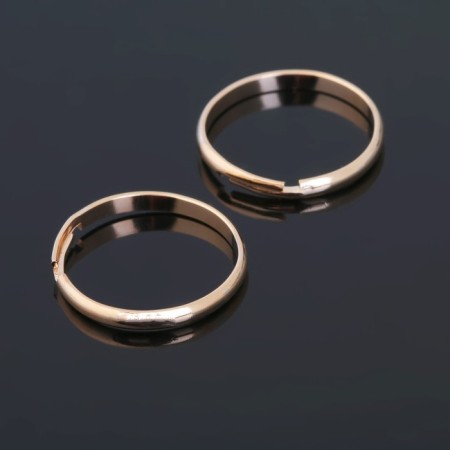 The base for the ring is adjustable (set 5 pcs.), Color gold