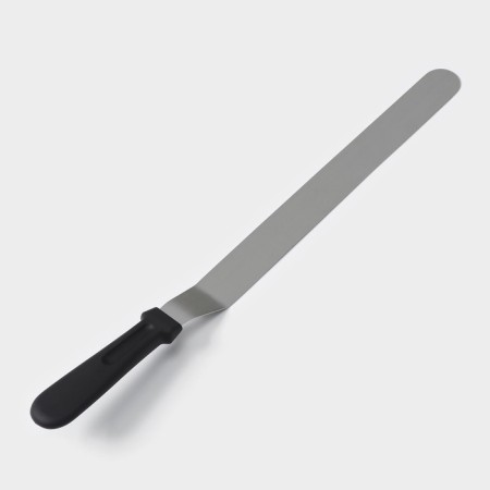 A blade-tank with a plastic handle, curved, 40 cm, working part 30 cm, black color