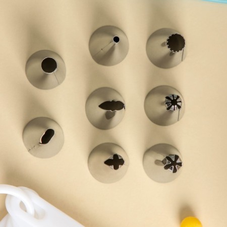 Set of confectionery “norm”, 13 objects: forceps, 8 nozzles, confectionery bag, adapter, measuring spoons, confectionery nail-5