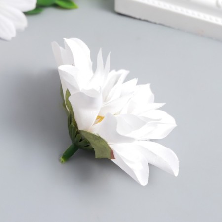 Budon on the leg for decoration "dahlia oozing white" d = 7 cm-2