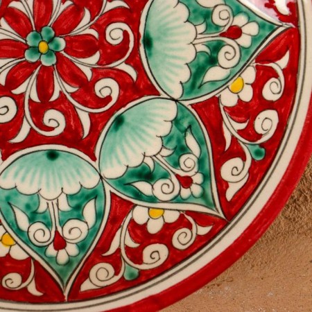 Plate of the Rishtan ceramics "Flowers", red, flat, 15 cm, mix-2