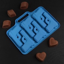 Form for chocolate of the Dolyan Pistol, silicone, 18.7 × 13.4 cm, 6 cells (7.5 × 5.1 cm), blue color