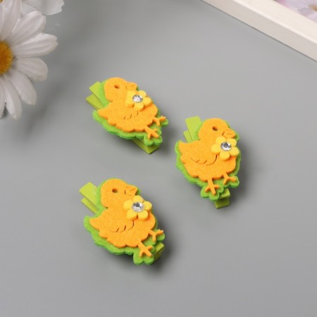 Decor for creativity wood, felt "clothespin. Chick with a flower" Set 3 pcs 1.8x3x5.1 cm 1047339-1