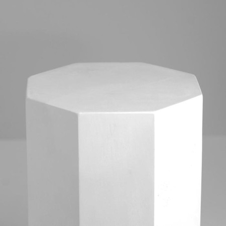 The geometric figure of the prize is octagonal, 20 cm (gypsum)-1