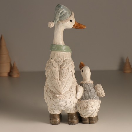 Polystone souvenir "Goose in a long cap and scarf, with a goose" 14.5x13.5x27.5 cm-2