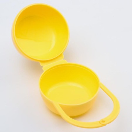 A container for storing and sterilizing children's nipples and dummy, yellow color-2