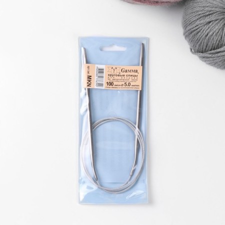 The knitting needles are circular, for knitting, with a metal cable, d = 5 mm, 100 cm-1