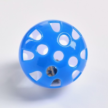 A set of 4 balls (ball diameter 4 cm) with a bell for cats, mixing mix-3