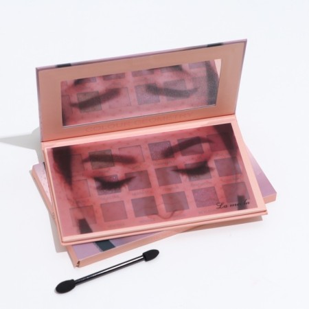 Professional palette of eye shadow, 18 colors