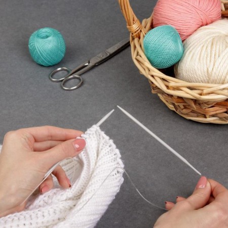 The knitting needles are circular, for knitting, with Teflon coating, with plastic fishing line, D = 4 mm, 14/80 cm-5