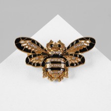 Brooch 