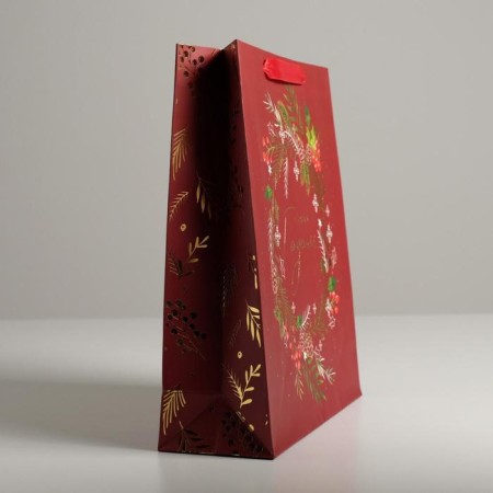 Laminated vertical "New Year's wreath", m 26 x 30 x 9 cm, New Year-1