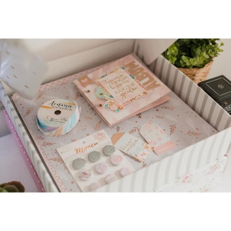 Cardboard stickers with “Mr and MRS” foil-5