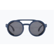 Sunny glasses, UV 400, leather curtains, pipe 14.1 cm, width 12.1 cm, lens 5.2 x 5 cm