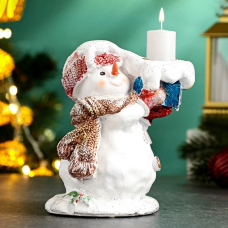 Snowman Snowman with a gift 12cm