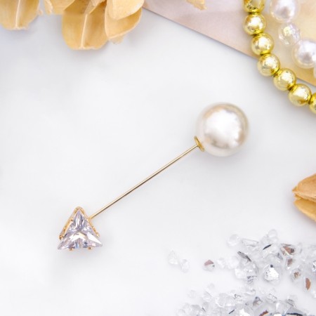 Pin "arrow" 5cm, white color in gold-3