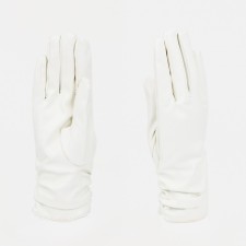 Gloves are female, dimensionless, with insulation, white color