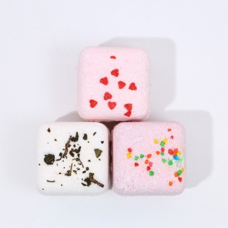 Gift set of cosmetics "New Year - Miracles", a bath bomb with additives 3 x 70 g, pure happiness-1
