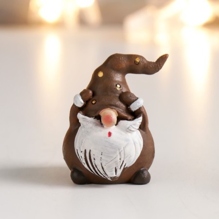 Souvenir Polystone "Grandfather Frost in a cap with golden peas/hearts" Cinnamon 4.6x3x3 cm-1