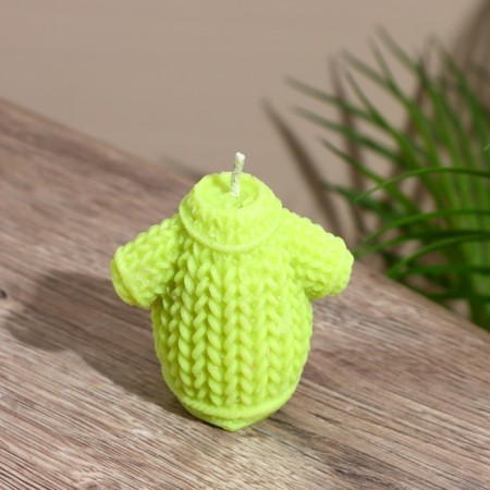 Candle "sweater" 3x3x6 cm, soy wax mix-1