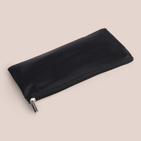 A set of makeup brushes, 7 objects, a lightning cover, black color-4