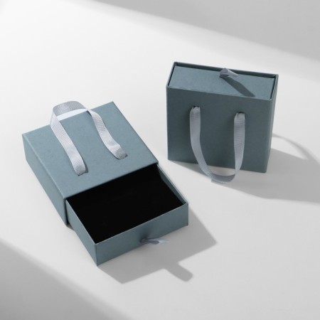 Gift box for the premium set, 10 × 10, silver color