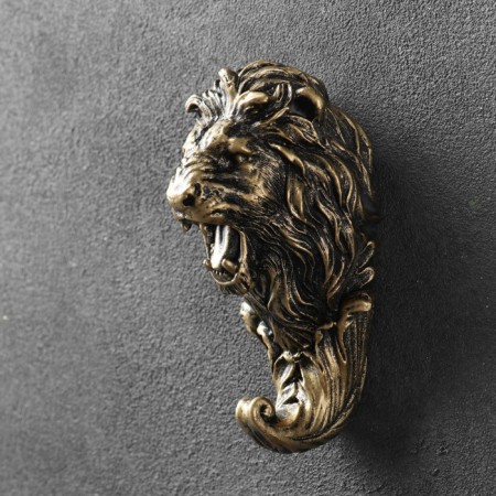 Figure hook "lion" bronze 6x6x12cm-1