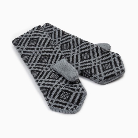 Female mittens, dark gray color, size 18-1