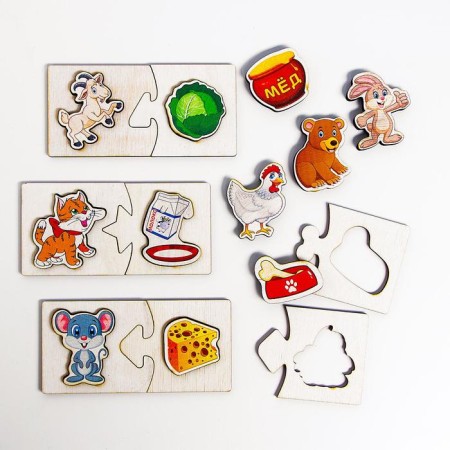 "Who eats what?" We play associations, find silhouettes, a textured puzzle made of wood, 48 large elements