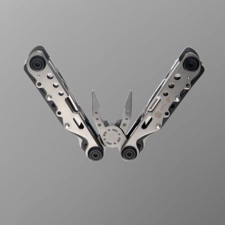 Stinger multitul, 13 functions, steel, silver-black, nylon cover-2
